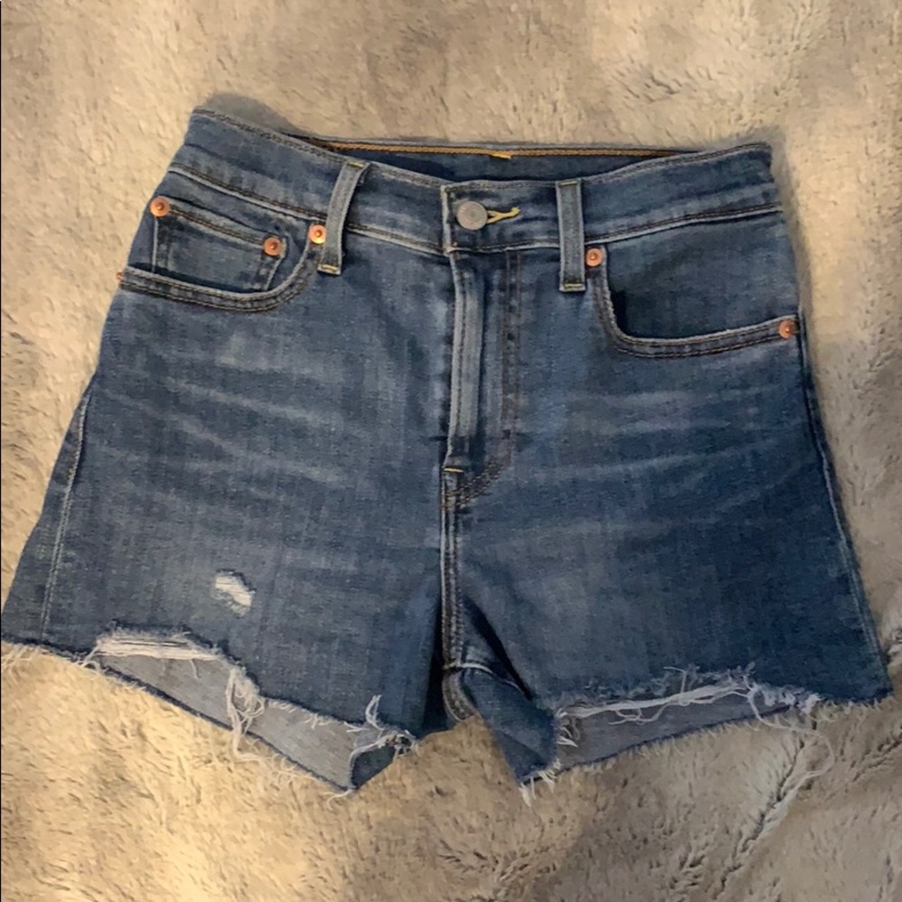Women’s Levi Cutoff Jean Shorts